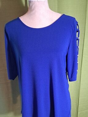 89th & Madison Royal Blue Short Sleeve Top with Ladder Sleeve Detail